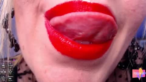 Snapshot of vip_sweetness chatting on 06-13-26, 06:22 vip sweetness online show from 06-13-26, 06:22