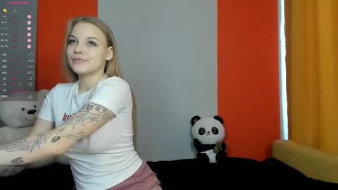 Snapshot of vipdesire chatting on 01-08-26, 12:07 Hello im Harli online show from 01-08-26, 12:07