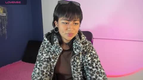 Snapshot of viperlix_ chatting on 12-15-25, 11:42 viperlix_ online show from 12-15-25, 11:42