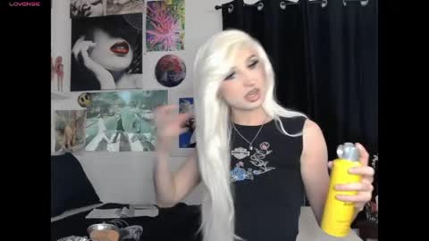 Snapshot of viperthedoll chatting on 04-27-26, 03:26 Viper online show from 04-27-26, 03:26