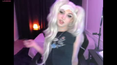 Snapshot of viperthedoll chatting on 05-11-26, 03:01 Viper online show from 05-11-26, 03:01