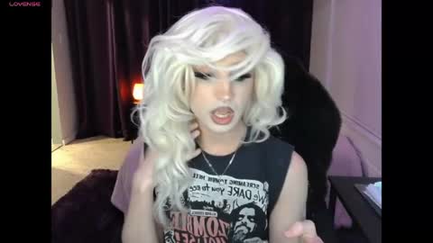 Snapshot of viperthedoll chatting on 05-14-26, 03:02 Viper online show from 05-14-26, 03:02