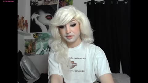 Snapshot of viperthedoll chatting on 05-20-26, 12:50 Viper online show from 05-20-26, 12:50