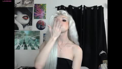 Snapshot of viperthedoll chatting on 05-26-26, 04:30 Viper online show from 05-26-26, 04:30