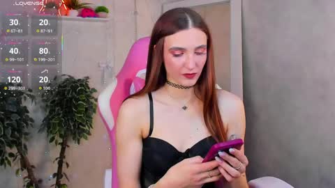 Snapshot of virdjinia_green chatting on 05-13-26, 09:39 Virdjinia online show from 05-13-26, 09:39