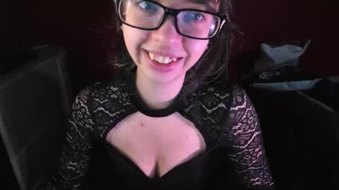 Zoe online show from 09-26-25, 04:11