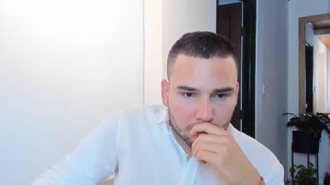 Vito Ferrer online show from 02-19-25, 01:18