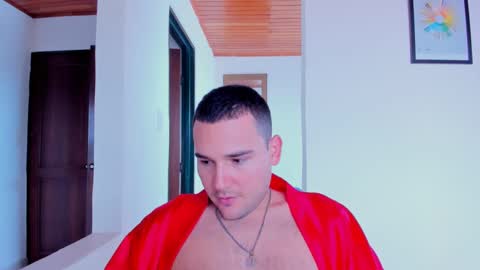 Vito Ferrer online show from 02-25-25, 03:38