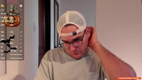 Vito Ferrer online show from 10-10-25, 09:58