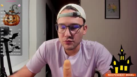 Vito Ferrer online show from 10-25-25, 01:13