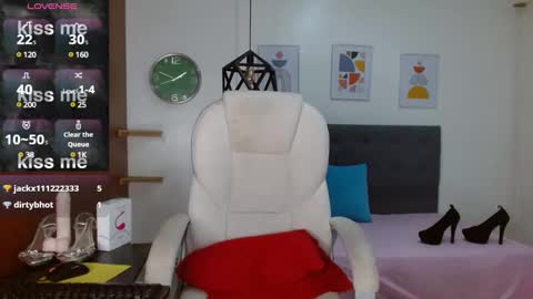 VITTORIA  online show from 01-16-25, 04:39