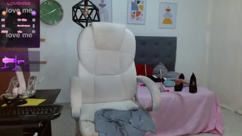 VITTORIA  online show from 01-20-25, 01:53