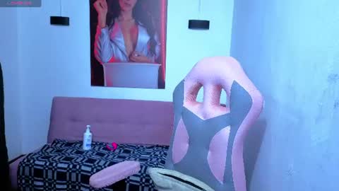 Snapshot of vittoria_lombardi07 chatting on 07-21-26, 11:01 VITTORIA online show from 07-21-26, 11:01