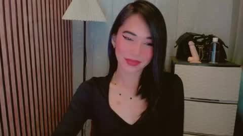 Snapshot of vivahotbabessandra chatting on 05-08-26, 12:27 SANDRA GOING YOU online show from 05-08-26, 12:27