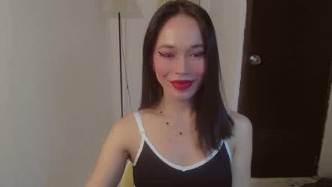 Snapshot of vivahotbabessandra chatting on 05-18-26, 01:50 SANDRA GOING YOU online show from 05-18-26, 01:50