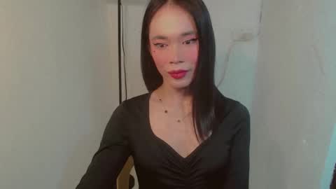 Snapshot of vivahotbabessandra chatting on 05-24-26, 05:51 SANDRA GOING YOU online show from 05-24-26, 05:51