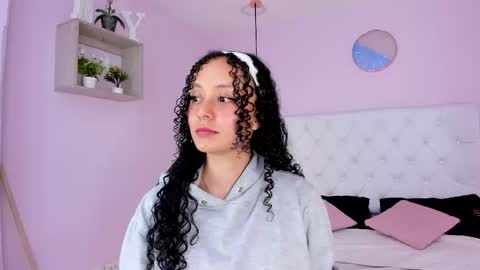 Vivi online show from 11-23-25, 04:01