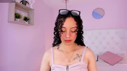 Vivi online show from 12-04-25, 03:38