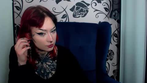 ViviaDarc online show from 11-28-25, 06:32