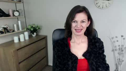 Vivian online show from 12-30-24, 03:57