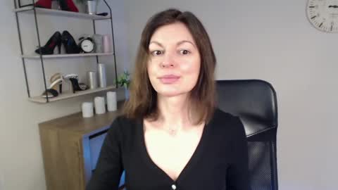 Vivian online show from 02-12-25, 06:51