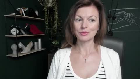 Vivian online show from 09-18-25, 07:10