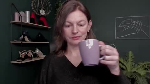 Vivian online show from 11-17-25, 07:36