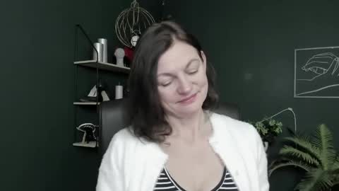 Vivian online show from 03-20-26, 08:08