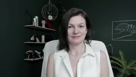 Vivian online show from 04-17-26, 07:00