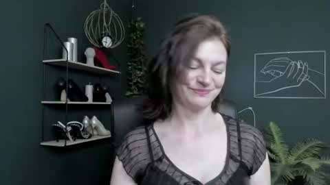 Vivian online show from 06-11-26, 06:44