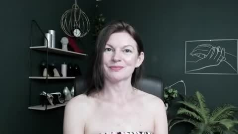 Vivian online show from 06-22-26, 05:37