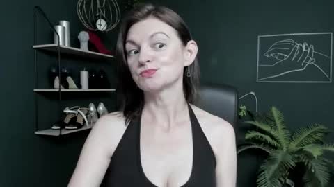Vivian online show from 07-21-26, 05:54