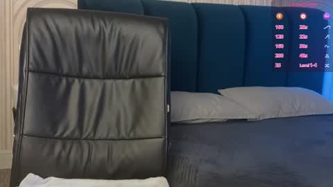 Vivian Evans online show from 10-16-25, 12:22