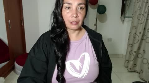 Snapshot of vivian_milf_paint chatting on 09-11-25, 04:12 vivian_milf_paint online show from 09-11-25, 04:12