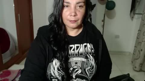 Snapshot of vivian_milf_paint chatting on 09-27-25, 03:11 vivian_milf_paint online show from 09-27-25, 03:11