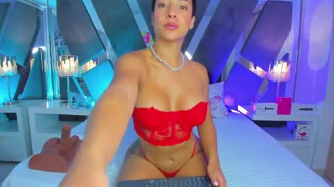 Snapshot of vivian_monroe chatting on 05-23-26, 10:52 Vivian Monroe online show from 05-23-26, 10:52