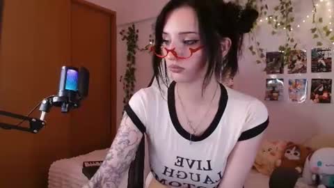 Snapshot of vivian_qwerty chatting on 07-09-26, 06:17 vivian_qwerty online show from 07-09-26, 06:17