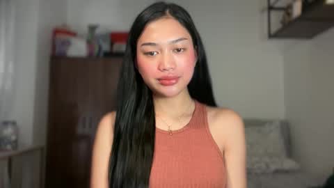 Vivian online show from 04-21-26, 01:18