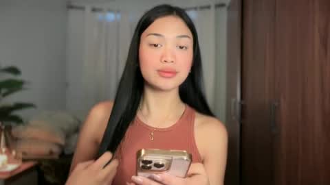 Snapshot of vivian_roberts chatting on 06-14-26, 02:24 Vivian online show from 06-14-26, 02:24