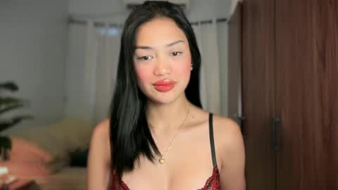 Snapshot of vivian_roberts chatting on 07-05-26, 10:28 Vivian online show from 07-05-26, 10:28