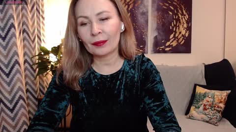 Vivian online show from 01-19-25, 04:25