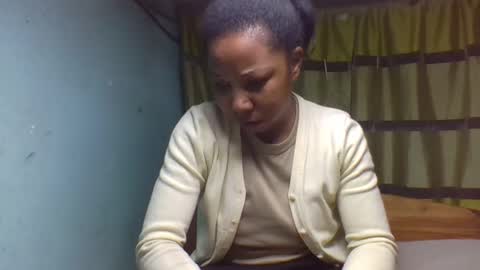 viviane0812 online show from 09-09-25, 10:42