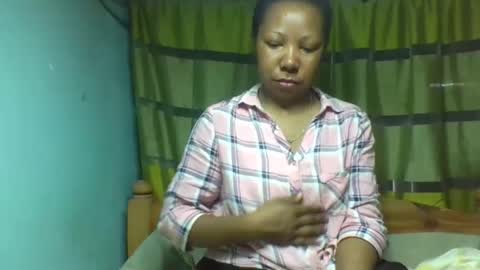 viviane0812 online show from 09-29-25, 12:43