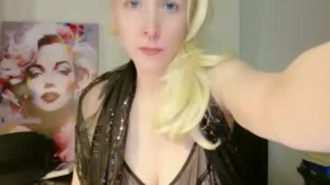 Vivians Roses online show from 07-30-26, 01:59
