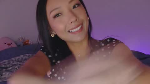 vivianwinters online show from 10-23-25, 01:27