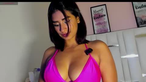 Snapshot of vivibless chatting on 05-20-26, 10:27 vivi online show from 05-20-26, 10:27