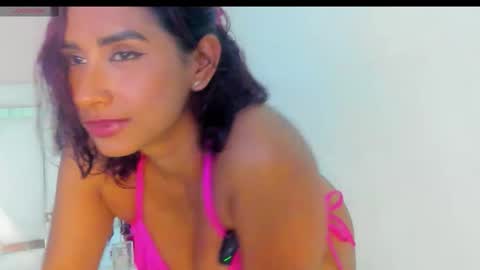Snapshot of vivibless chatting on 05-26-26, 06:37 vivi online show from 05-26-26, 06:37