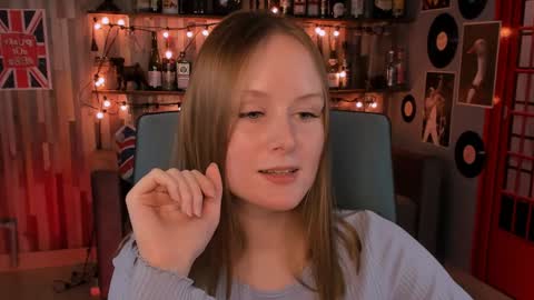 Snapshot of vivienleeigh chatting on 12-24-24, 07:44 Vivien online show from 12-24-24, 07:44