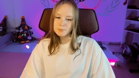 Snapshot of vivienleeigh chatting on 12-26-24, 08:42 Vivien online show from 12-26-24, 08:42