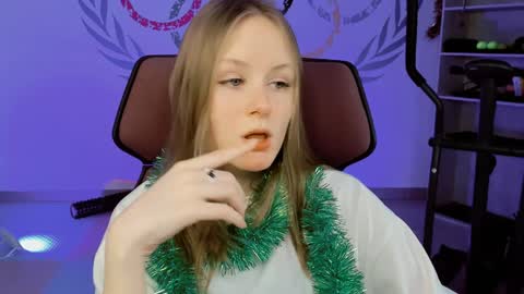 Snapshot of vivienleeigh chatting on 12-31-24, 05:11 Vivien online show from 12-31-24, 05:11